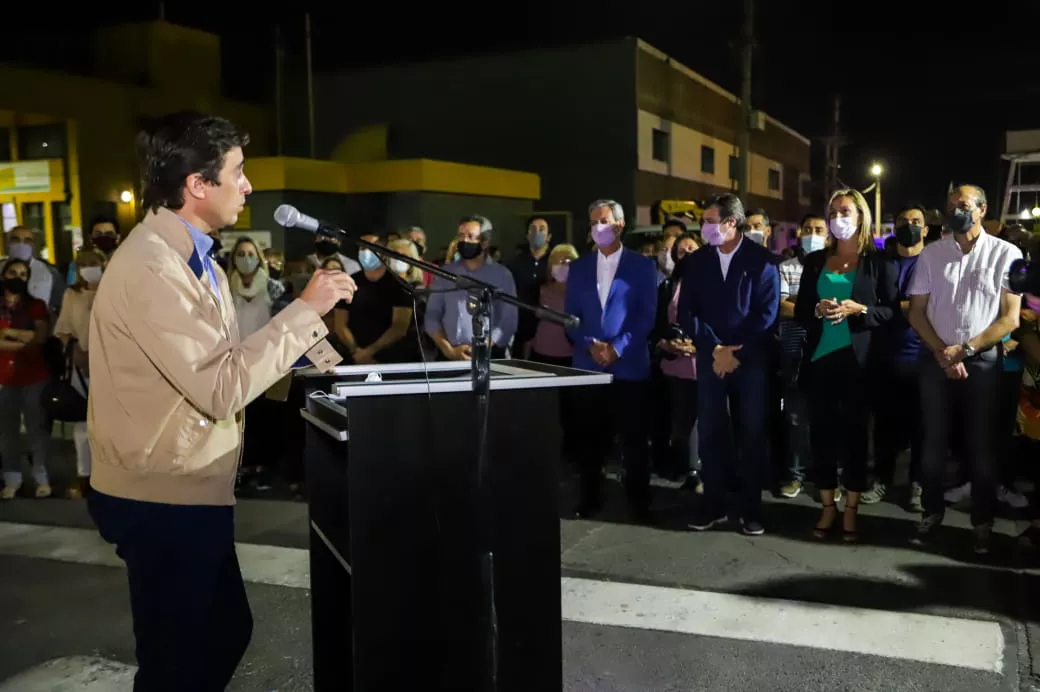 70f71fb9-a8ba-4055-992a-df0ee8e4500c