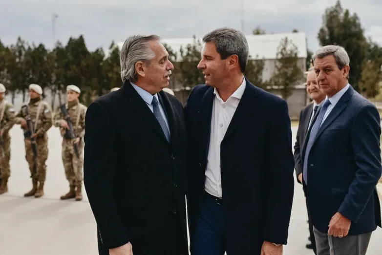 2775bc2991d71f637e768f7a29b3a070_L