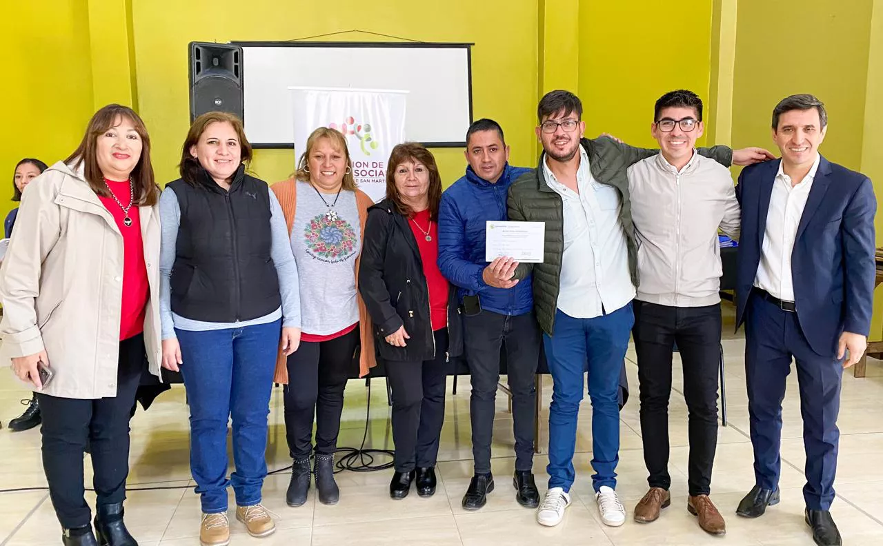 entrega becas san martin