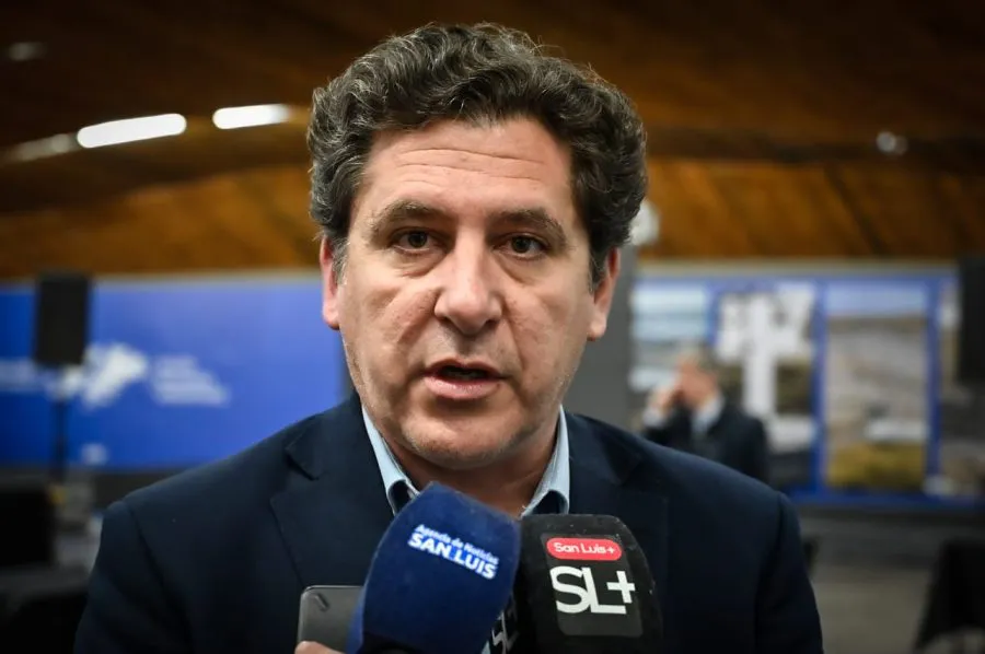 gustavo fernandez ministro produccion