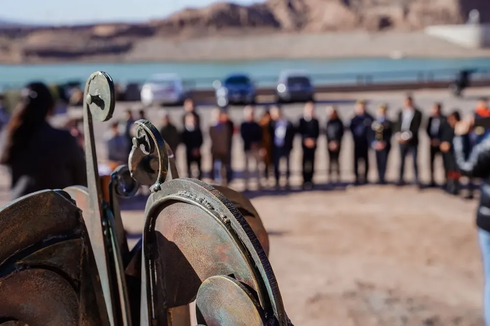 acto monolito julia1