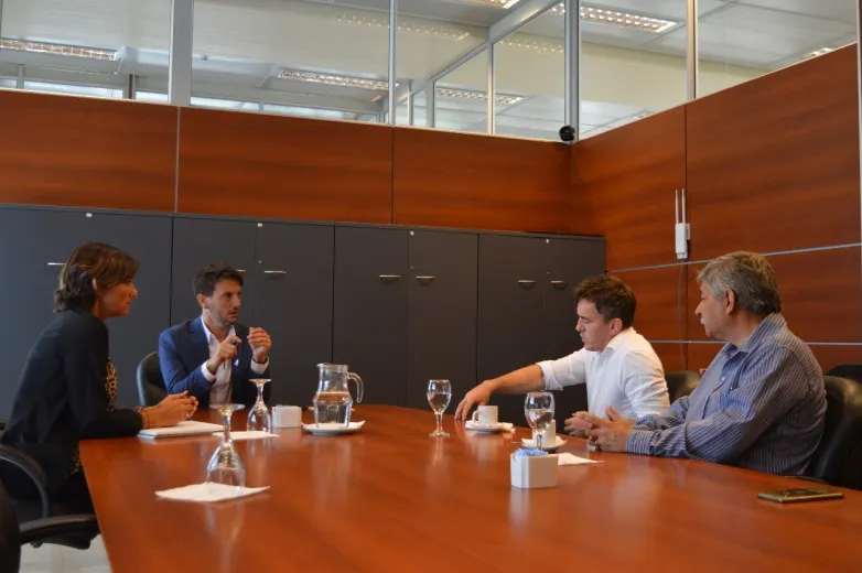 83239e88ea142799bba75917e2712163_L