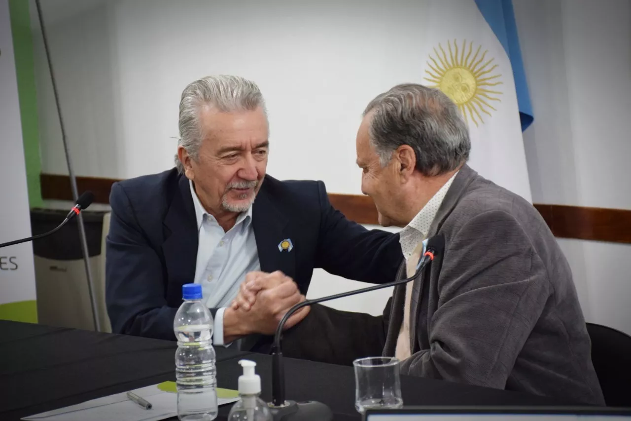 FIRMA CONVENIO EXACTAS POCITO ARMANDO SANCHEZ