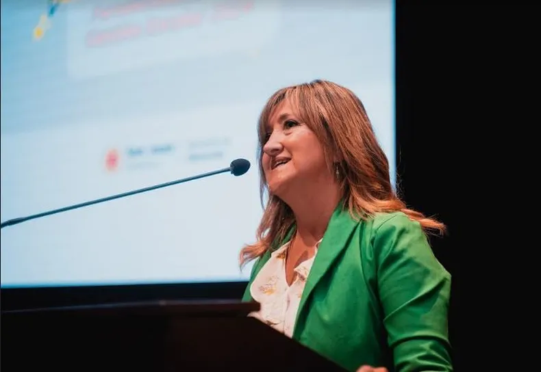 silvia fuentes ministra de educacion