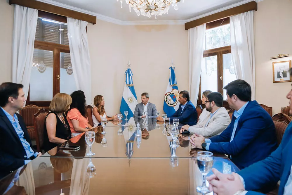 f5aafce470ac33b20357bdb967435b94_XL