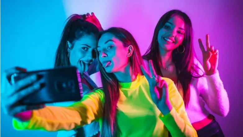 b90aa69c1cc31c5b66b6b287d8ea3490_L