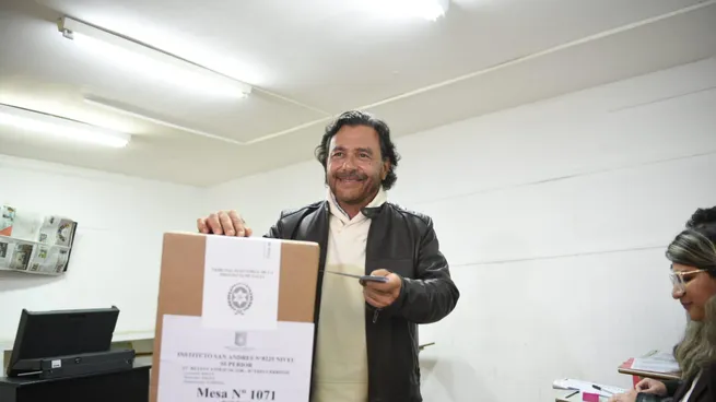gustavo-saenz-voto-elecciones-salta-2025