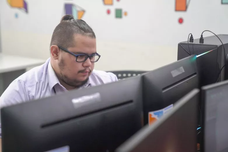 eac93e7eac9e375e2b7d57dd4751a9c5_L