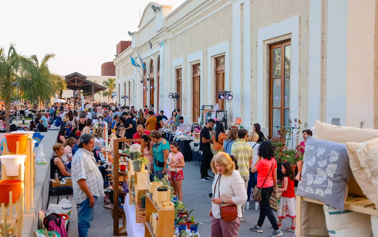 feria en el anden capital