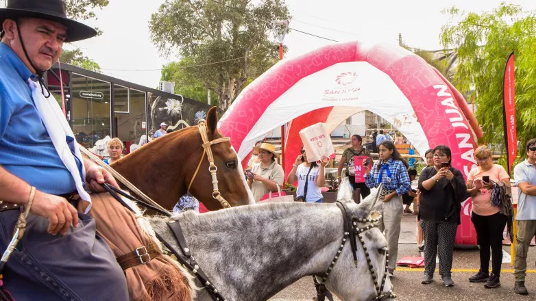 1c6b8fb0058a8b5f224d737378bc53c8_L