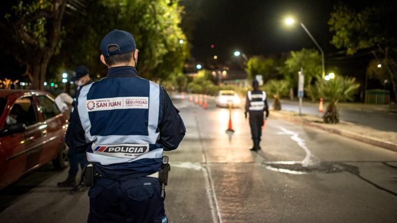 controles policial policia coronavirus san juan mayo 2021
